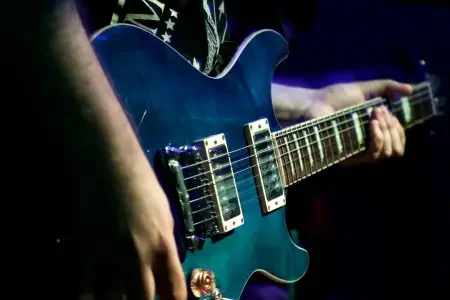AULAS DE GUITARRA